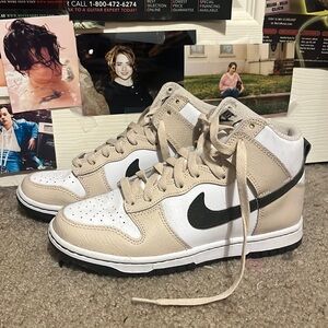nike dunks, size 6.5 women’s, barely worn.